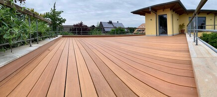 08_a_Holzdeck Dachterrasse.jpg